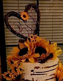 Sunflower Vine Cake Topper Personalized for Couple – Rustic Custom Keepsake for Wedding, Engagement, Bridal Shower, Anniversary, Party Decoration