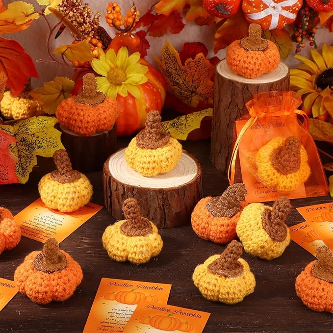 20 Sets Thanksgiving Mini Knit Pumpkin Ornaments Wool Felt Fabric Decorative Fall Pumpkins Crafts Positive Cards Organza Bags Table Hanging Decor for Autumn Party Home Shelf Wall Centerpieces