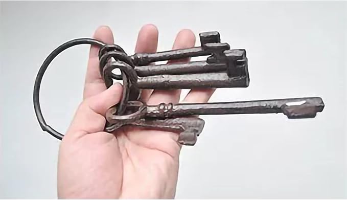 Hananona Vintage Cast Iron Skeleton Key Ring Antique Pirate Treasure Chest Keys Set For Home Decor, Halloween Costume Prop