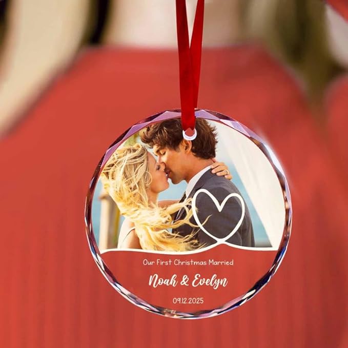Personalized Round Christmas Crystal Glass Ornaments Custom 2025 Name Ornament for Christmas Tree Decorations Customized Xmas Tree Hanging Gifts for Couple Loves