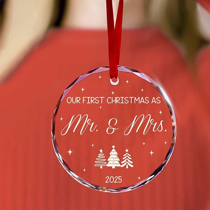 Personalized Round First Christmas Crystal Glass Ornaments Custom 2025 Name Ornament for Christmas Tree Decor Customized Xmas Tree Hanging Gifts for Family Wife Husband