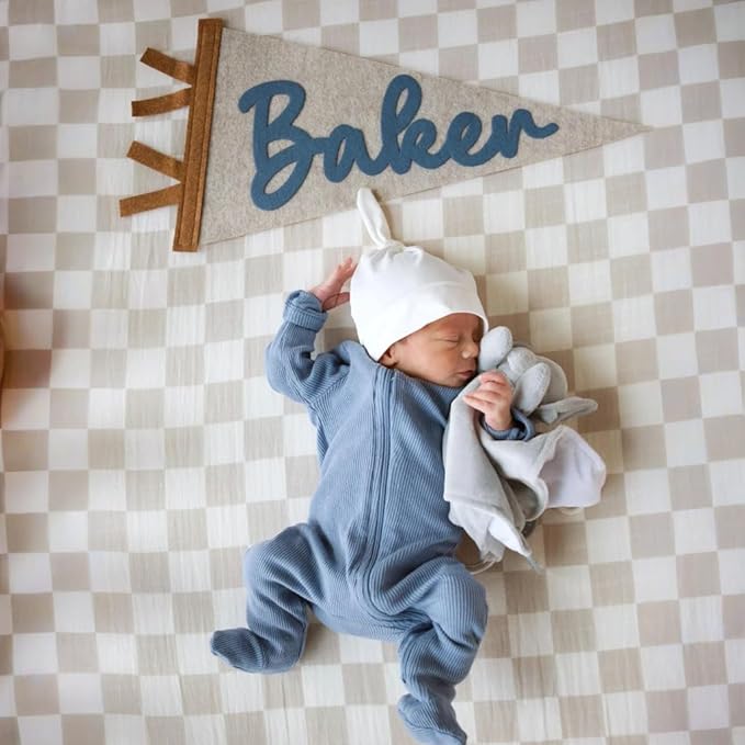 Personalized Name Pennant Flag, Handmade Custom Felt Nursery Pennant for Boy Girl, Baby Name Banner Flag Wall Hanging for Bedroom Dorm Baby Shower Kids Room