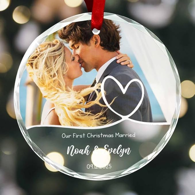 Personalized Round Christmas Crystal Glass Ornaments Custom 2025 Name Ornament for Christmas Tree Decorations Customized Xmas Tree Hanging Gifts for Couple Loves