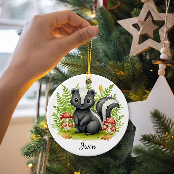 Skunk Keepsake Ornament 2025, Personalized Cute Skunk Ceramic Ornament for Christmas, Skunks Animal Lover Xmas Decoration, Custom Name Animal Enthusiast Keepsake Ornaments, Animals Gift for Men Women