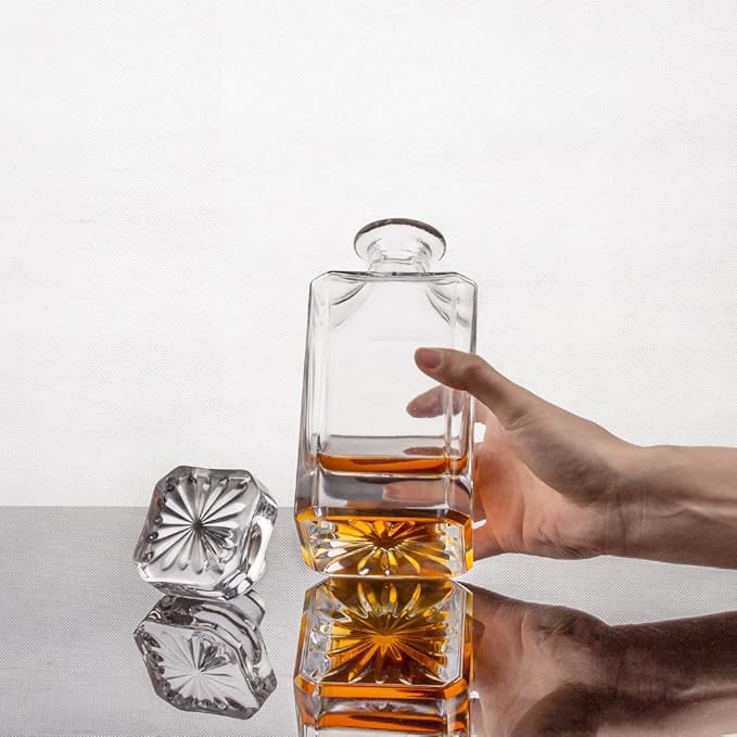Whiskey Decanter Glasses Set Lead-Free Crystal Glass Scotch Tasting Cups Wine Bottle for Drinking Irish Whisky Bourbon Tequila tumbler (Square, 1 Decanter & 4 Glasses Set)