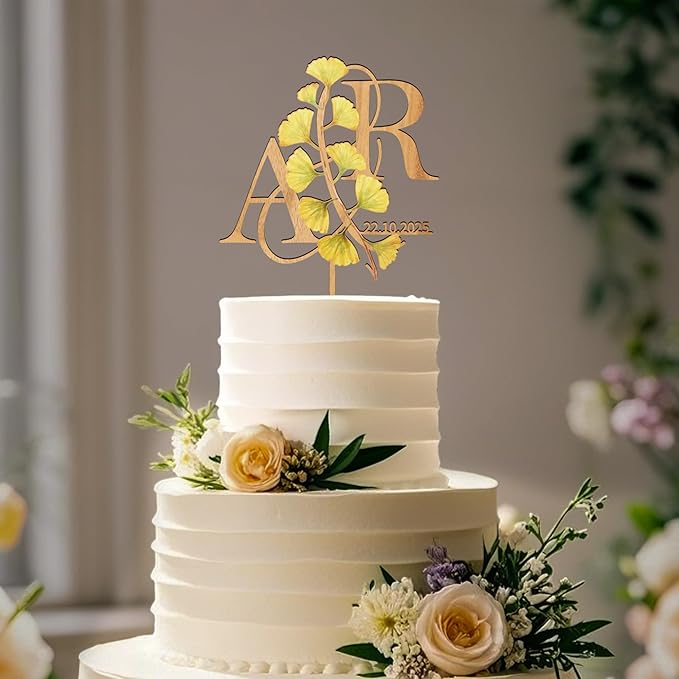 Personalized Fall Wedding Cake Topper in Wood Custom Bride and Groom Initial Cake Topper Wedding Date Cake Decoration (Gingko leaves)