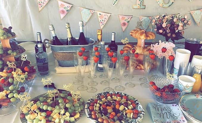 Oojami 100 Plastic Classic Champagne Disposable Flutes for Parties Plastic cups Wedding Party Toasting Cocktail Cups Bulk Party Pack (Gold Glitter)