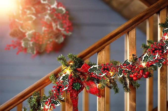 RECUTMS 6.5FT Red Berry Christmas Garland Decoration, Artificial Berry Garland with Pine Cone for Indoor Outdoor Garden Gate Home Winter Christmas Holiday New Year Fireplace Stairs Table Decoration