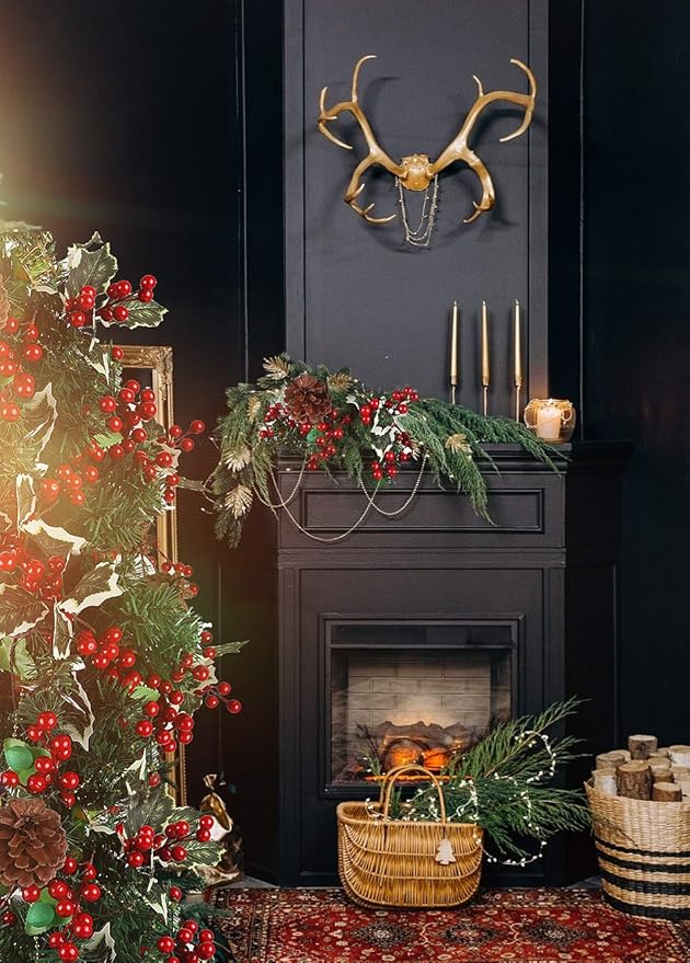 RECUTMS 6.5FT Red Berry Christmas Garland Decoration, Artificial Berry Garland with Pine Cone for Indoor Outdoor Garden Gate Home Winter Christmas Holiday New Year Fireplace Stairs Table Decoration