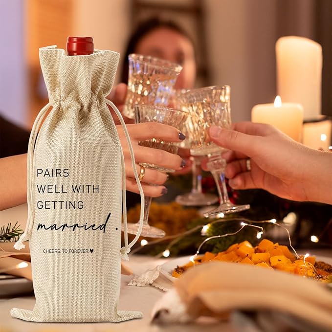 FBCCZEY Married Wine Bag Married Gifts for Couples Mr Mrs Marriage Honeymoon Gift Wedding Party Decorations Getting Engaged Wine Bottle Bag Champagne Bottle Wraps Bags