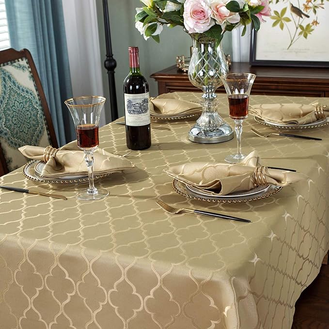 Jacquard Cloth Napkins 20 x 20 Inch Flower Pattern 4 Pieces Solid Washable Comfortable for Restaurant Family Dinners Weddings Parties and Banquets(Square, 20 inch x 20 inch ,Gold)
