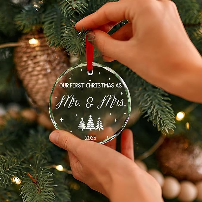 Personalized Round First Christmas Crystal Glass Ornaments Custom 2025 Name Ornament for Christmas Tree Decor Customized Xmas Tree Hanging Gifts for Family Wife Husband