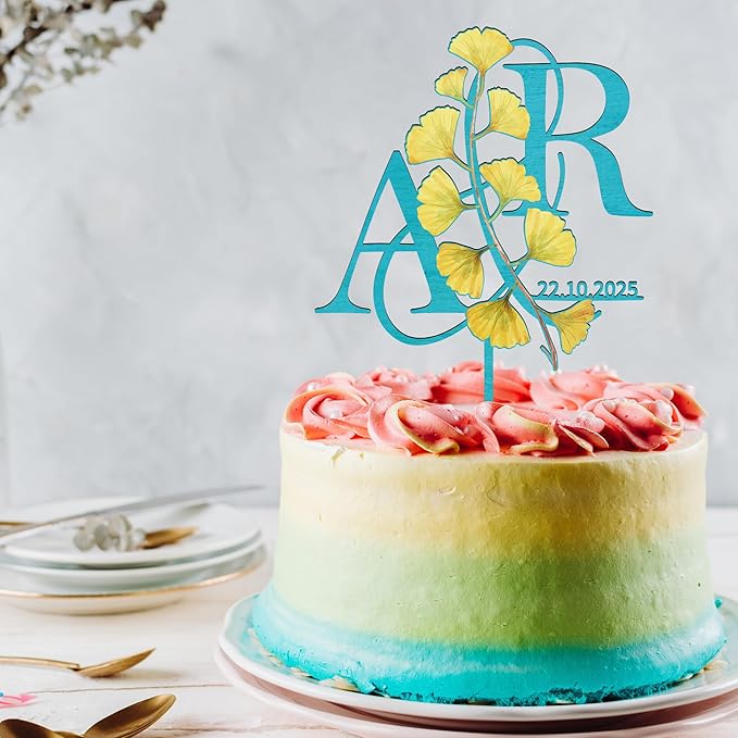 Personalized Fall Wedding Cake Topper in Wood Custom Bride and Groom Initial Cake Topper Wedding Date Cake Decoration (Gingko leaves)