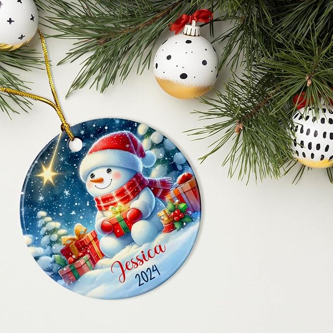 Personalized 3D Snowman Christmas Ornament Gift for Kids, Baby's 1st Xmas Snowman Ceramic Ornament, Customized Year/Name Baby Snowman Xmas Ornament Gifts, Snowman & Gift Box Christmas Tree Ornament
