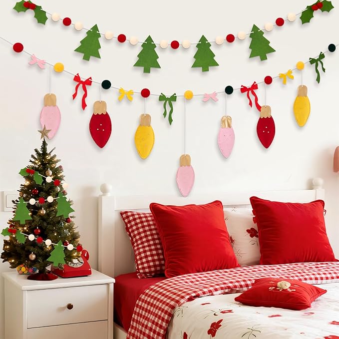 SUNBEAUTY Felt Christmas Garland Banner Pom Pom Garland Christmas Felt Xmas Tree Bells Bow Red Green White Christmas Ornaments for Wreath Home Indoor Outdoor Window Party Xmas Decorations