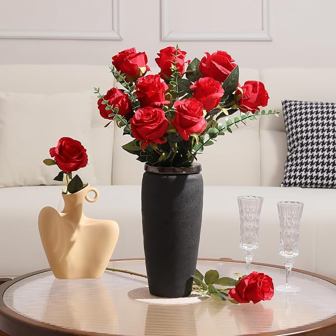Tifuly 100 Pcs Red Roses Artificial Flowers Bulk, Realistic Long Stem Fake Silk Roses Bouquet for Wedding Centerpiece Table Vases Party Home Kitchen Decor
