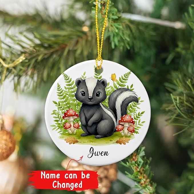 Skunk Keepsake Ornament 2025, Personalized Cute Skunk Ceramic Ornament for Christmas, Skunks Animal Lover Xmas Decoration, Custom Name Animal Enthusiast Keepsake Ornaments, Animals Gift for Men Women