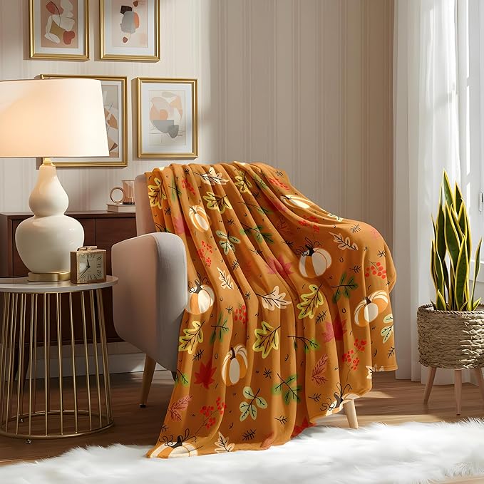 Autumn Harvest Flannel Throw Blanket – Fall Pumpkin and Leaf Pattern – Soft and Cozy Blanket for Sofa or Bed, W50 x L70in