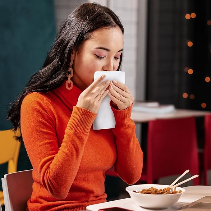 Utopia Kitchen White Cloth Napkins [288 Pack, 18x18 Inch] Absorbent Cotton Blend Washable and Reusable for Dinner, Restaurant, Lunch, Wedding and Hotel