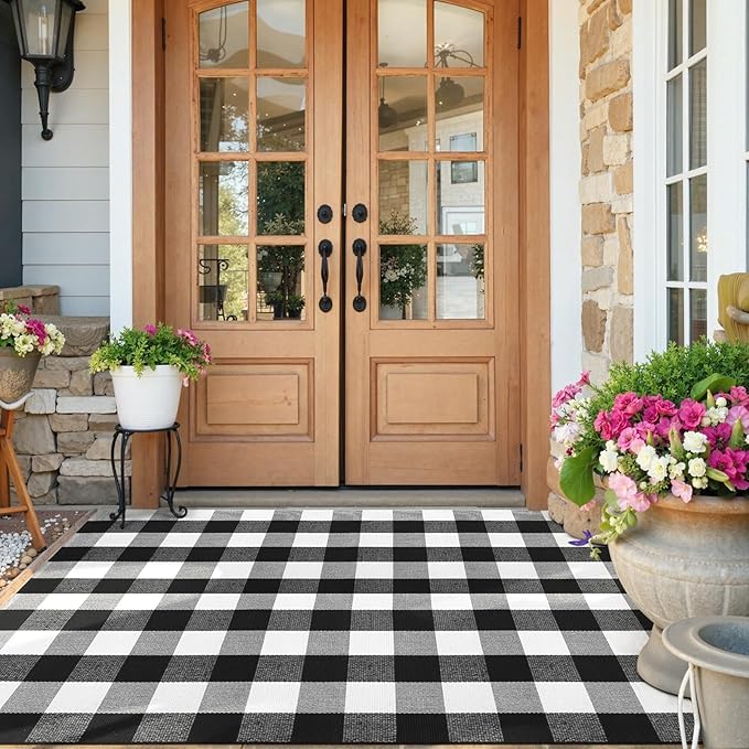 KIMODE Buffalo Plaid Rug 4'x6'Black and White Checkered Rug Farmhouse Cotton Hand-Woven Patio Rug Indoor Outdoor Area Rug Washable Floor Carpet for Front Door Front Porch Living Room