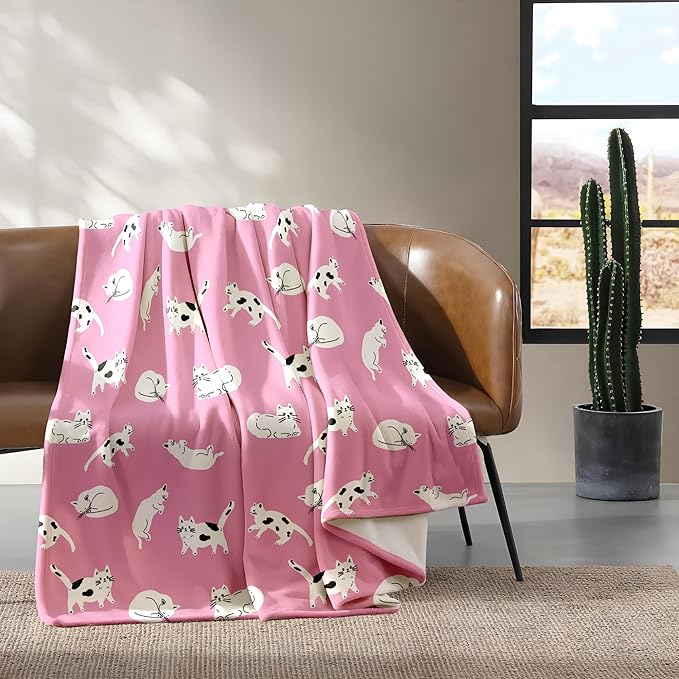 Cat Lover Flannel Blanket – 300GSM Soft Fleece Throw, Single-Sided Printed Cute Cat Design, Cozy & Lightweight for Sofa, Bed, Travel, Kids & Pets – Pink Kitty Theme Blanket