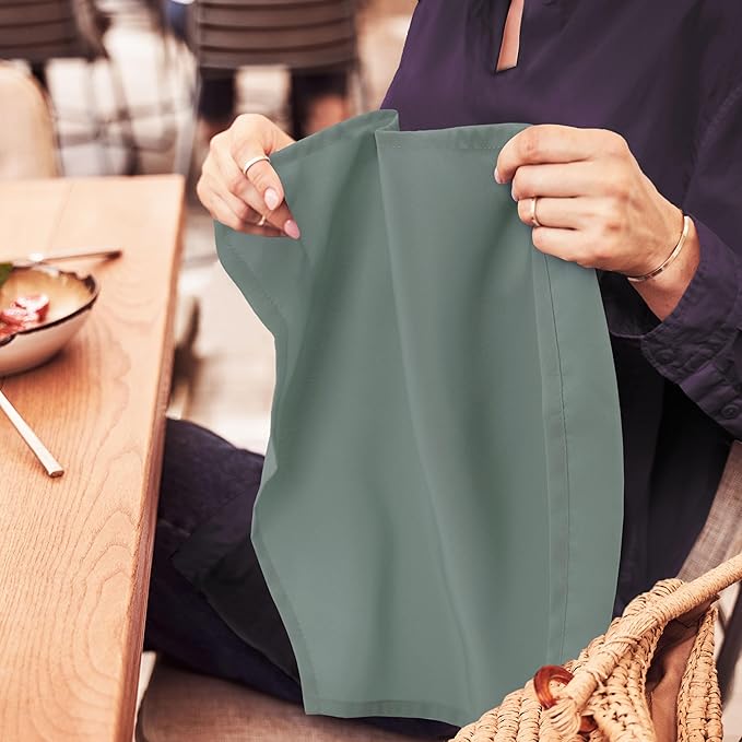 Utopia Home [24 Pack, Light Grey] Cloth Napkins 20x20 Inches, 100% Polyester Hemmed Edges, Washable and Reusable Ideal for Parties, Weddings and Dinners