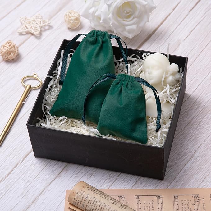 12pcs Forest Green Velvet Drawstring Bags 4x6 inches Small Velvet Cloth Gift Bags Jewelry Pouches for Bracelet Storage Wedding Party Favor Christmas