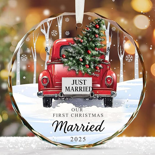 First Christmas Married Ornament 2025, Crystal Glass Just Married Ornament, Wedding Gifts for Couples, Romantic Newlywed Christmas Decoration