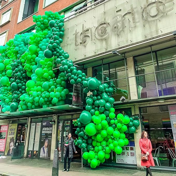PartyWoo Green Balloons 100pcs 12 Inch Green Latex Helium Balloons for Birthday Baby Shower Graduation Engagement Wedding Dinosaur Jungle Golf Football Baseball Theme Party Decorations Green-Y24