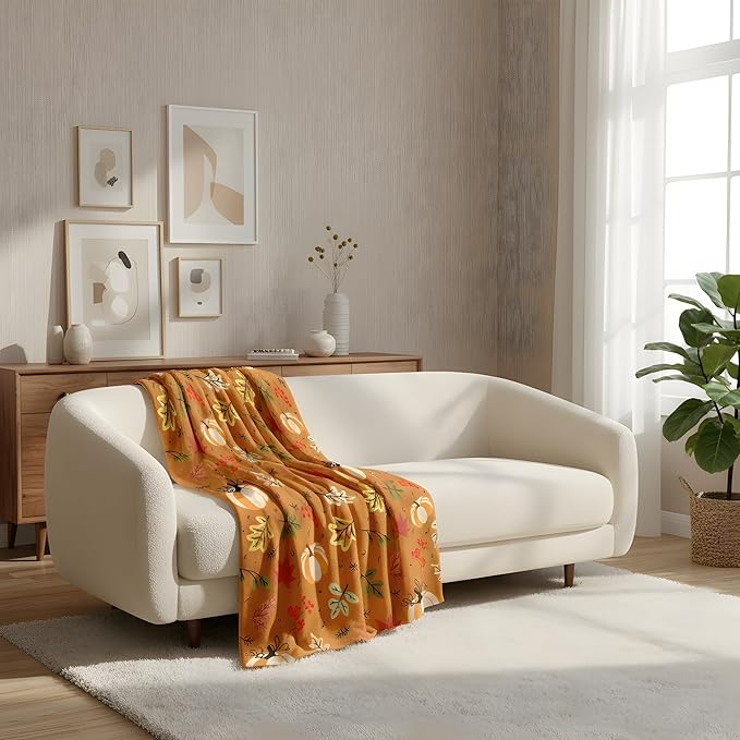 Autumn Harvest Flannel Throw Blanket – Fall Pumpkin and Leaf Pattern – Soft and Cozy Blanket for Sofa or Bed, W50 x L70in