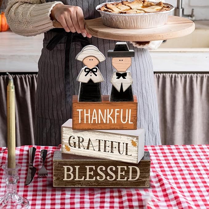 4 Pcs Thanksgiving Table Decoration Wooden Pilgrim Couple Decor Thanksgiving Tiered Tray Decor Fall Centerpiece Rustic Decorative Pilgrim Block Signs Gift Farmhouse for Home Kitchen