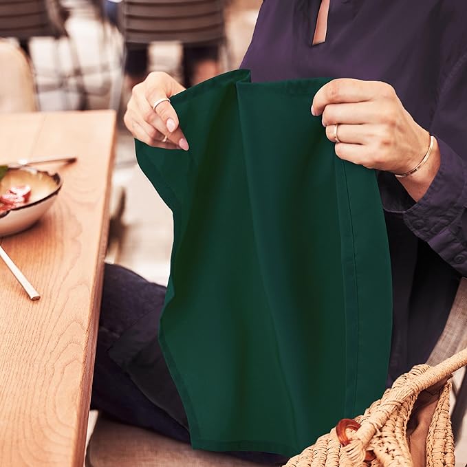 Utopia Home [24 Pack, Hunter Green] Cloth Napkins 17x17 Inches, 100% Polyester Hemmed Edges, Washable and Reusable Ideal for Parties, Weddings and Dinners