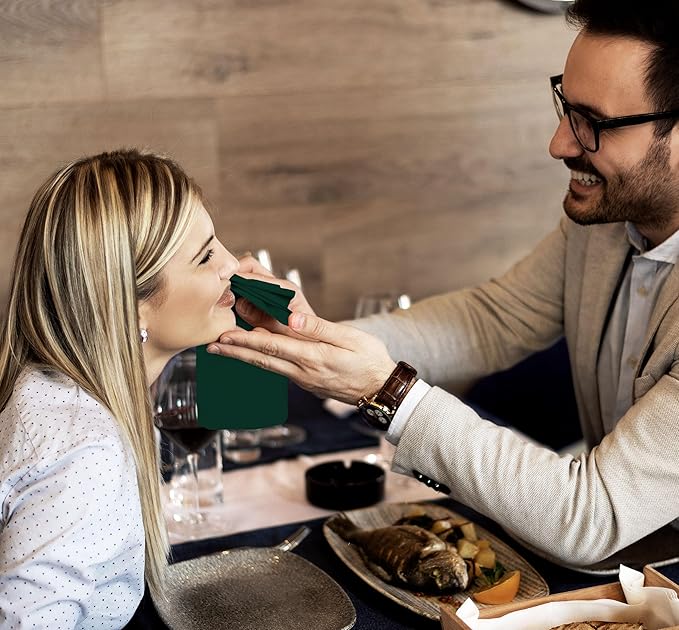 Utopia Home [24 Pack, Hunter Green] Cloth Napkins 17x17 Inches, 100% Polyester Hemmed Edges, Washable and Reusable Ideal for Parties, Weddings and Dinners