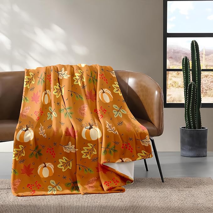 Autumn Harvest Flannel Throw Blanket – Fall Pumpkin and Leaf Pattern – Soft and Cozy Blanket for Sofa or Bed, W50 x L70in